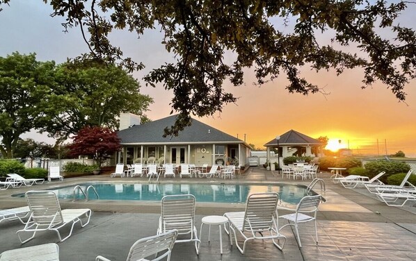 Outdoor pool, a heated pool