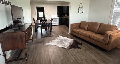 The Bungalow House; 2 Bed 1 bath; minutes from Cheyenne Bottoms! Pet Friendly.