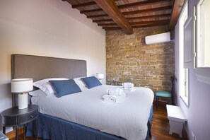 2 bedrooms, Internet, bed sheets