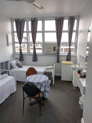 Standard Twin Room, Shared Bathroom | Free WiFi, bed sheets - Ayr Hotel (Ayr)
