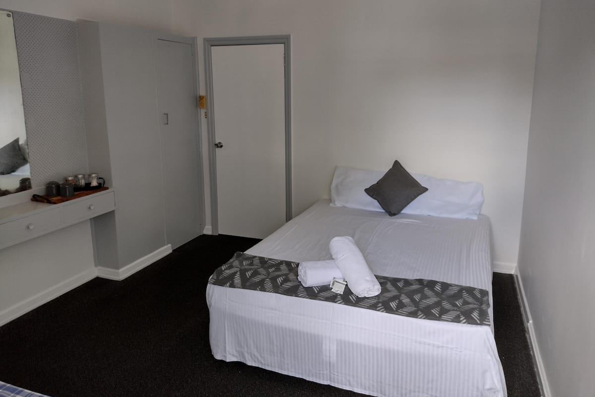 Double Room, Shared Bathroom | Free WiFi, bed sheets