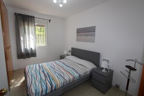 2 quartos, ferros/tábuas de passar roupa