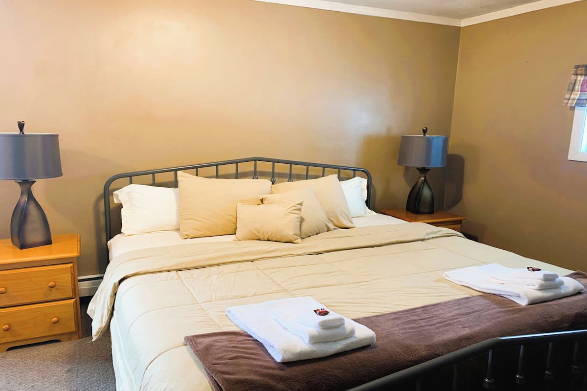 1 bedroom, free WiFi, bed sheets