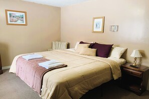 Family Room, 1 King Bed (Riverfront) | 1 bedroom, free WiFi, bed sheets