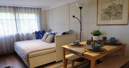 1 Bed Cabin - Sleeps 2 - 15 mins from Lyme Regis