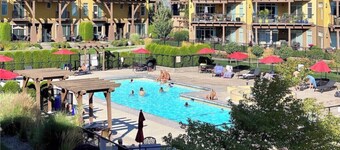 Executive Lakeview Suite, 3 King Bedrooms 2 Baths, 2 Private Patios
