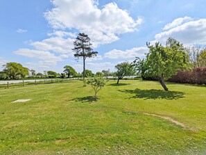 Property grounds - Carthagena, Birdham -  a flat that sleeps 2 guests  in 1 bedroom (Chichester)