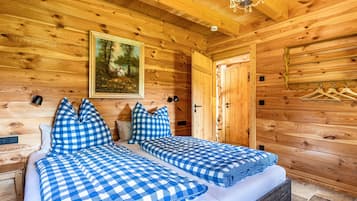 3 slaapkamers, een strijkplank/strijkijzer, gratis wifi, beddengoed