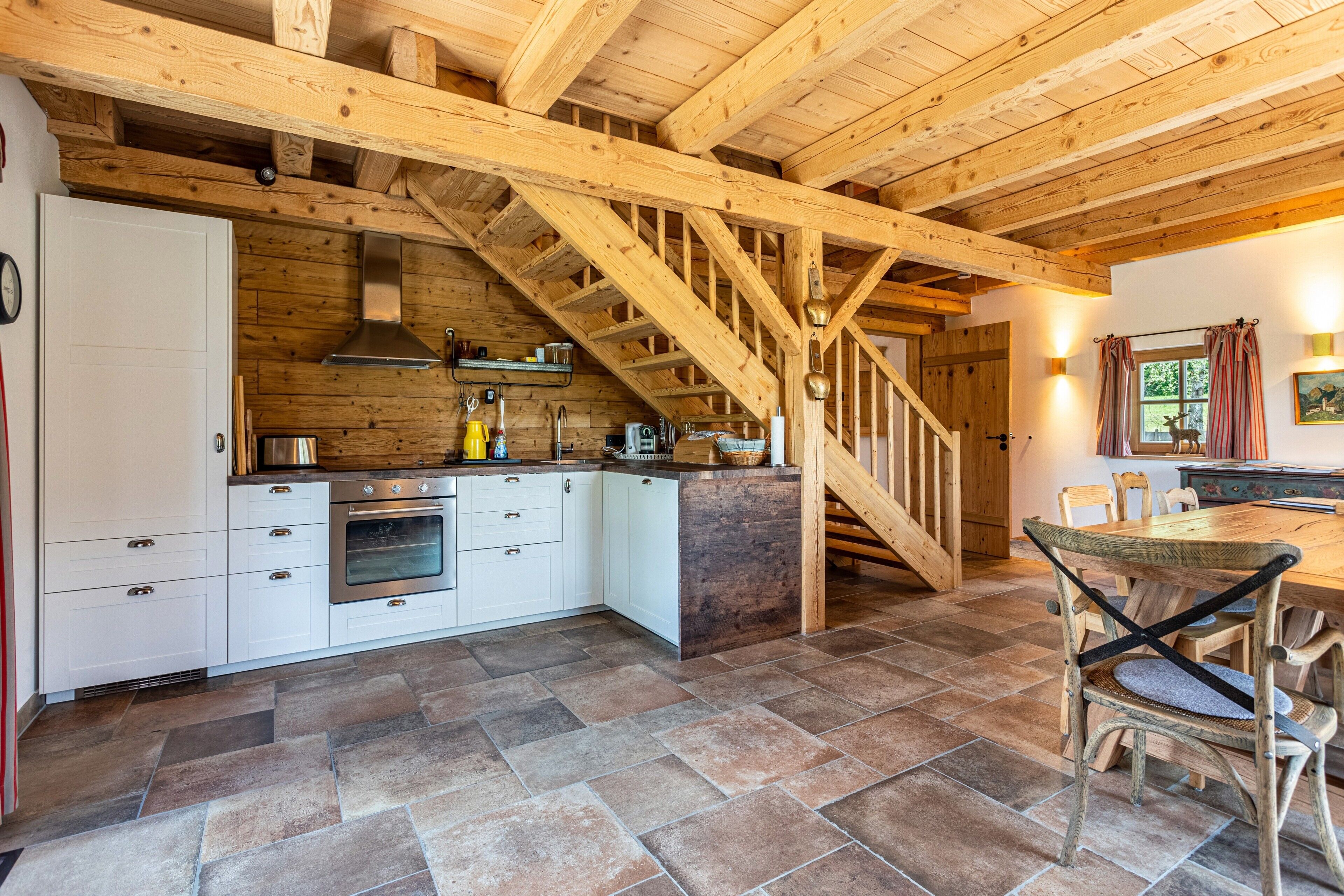 Réfrigérateur, four, plaque de cuisson, lave-vaisselle