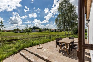 Outdoor dining - Chalet 'Franking' with Wi-Fi, Balcony & Terrace (Franking)