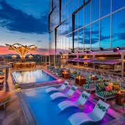 Moxy Downtown Los Angeles
