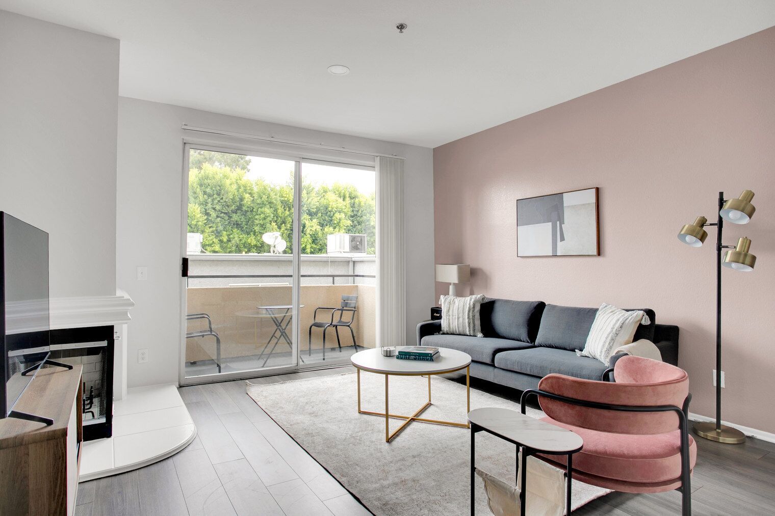 Télévision, chaîne hi-fi