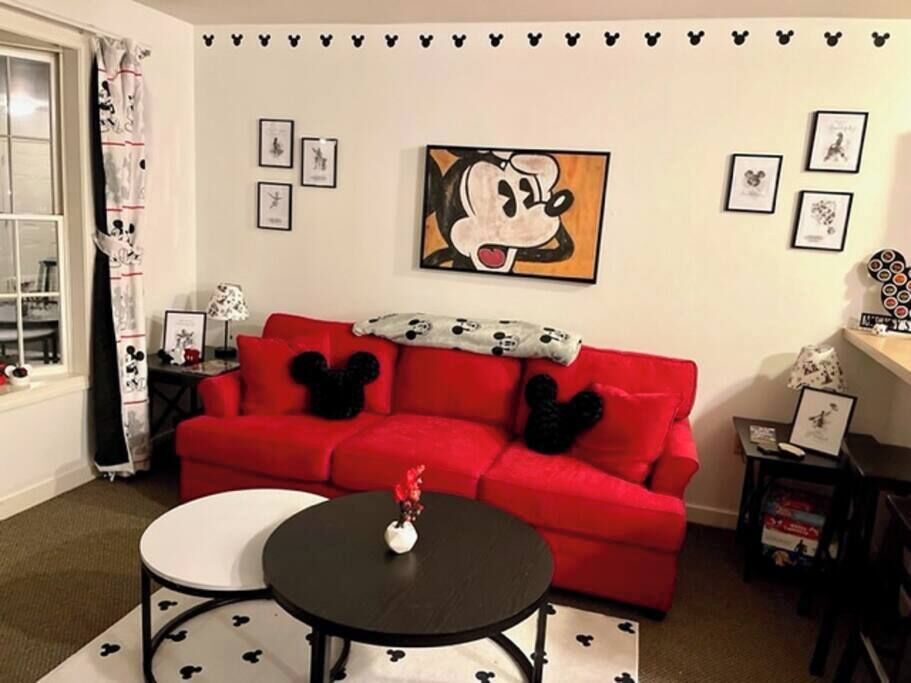 TV, fireplace, DVD player, books