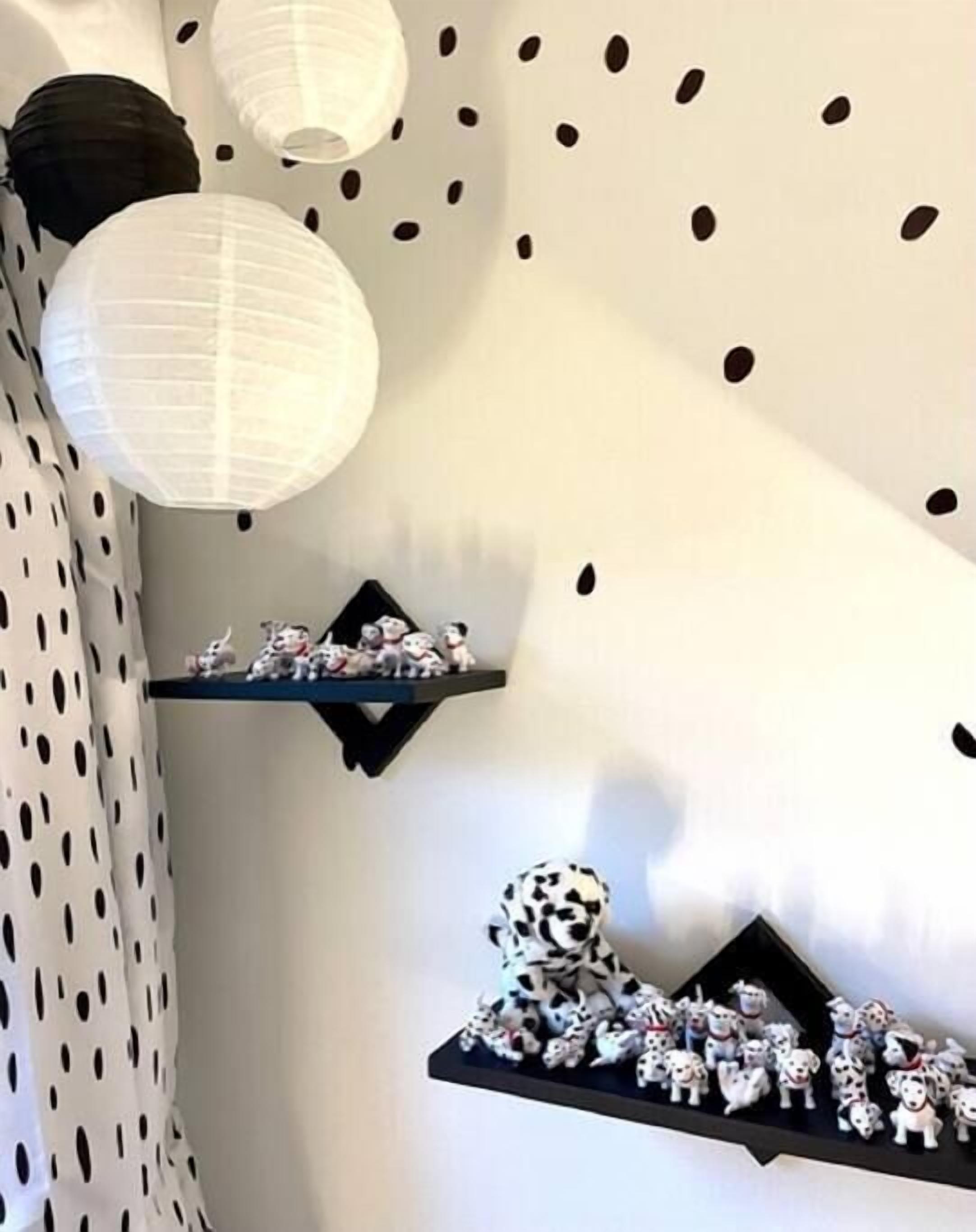 If you count carefully.. there is ACTUALLY exactly 101 Dalmations in the Room.. Can you find them all?
