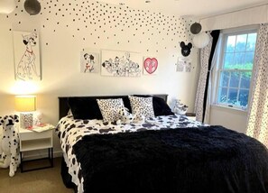 1 bedroom, iron/ironing board, WiFi, bed sheets - Disney Magic Suite at Jiminy - Ski On Off Sleeps 4- A Must See Mountain Retreat (Hancock)