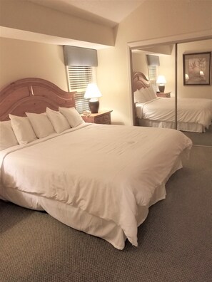 4 chambres, fer et planche à repasser, Wi-Fi gratuit, draps fournis