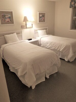 4 Schlafzimmer, Bügeleisen/Bügelbrett, kostenloses WLAN, Bettwäsche