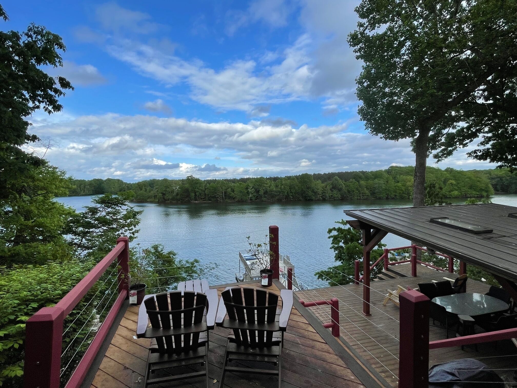 Cozy Cabin with large dock on the Lake, Stunning View!
