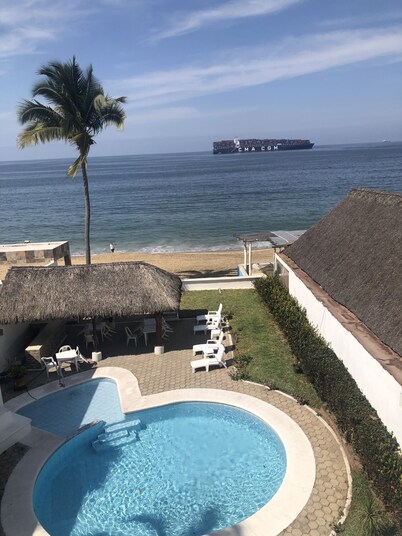 OCEANFRONT! 🏖   PENTHOUSE WITH A VIEW 🐳 🚢