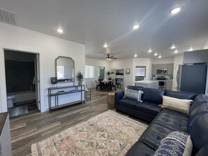 Smart TV - Perfect family friendly Home Base for your Red Rock adventures (Kanab)