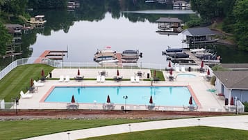 Piscina all'aperto