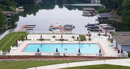 Breathtaking Sunset Views Over Smith Mountain Lake offers no stairs to condo