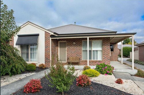 Comfortable 3-bedroom home with two car garage