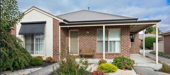 Comfortable 3-bedroom home with two car garage