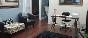 Quiet relaxing home Just 20 miles from Atlanta