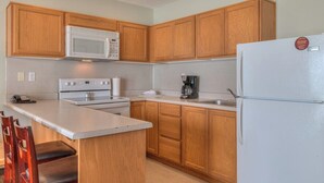 Unclassified image, 5 of 24, button - Oceanfront One Bedroom Suite, Stunning Views & King Bed! (Lincoln City)