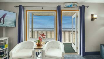 Télévision, lecteur de DVD, espaces bureaux