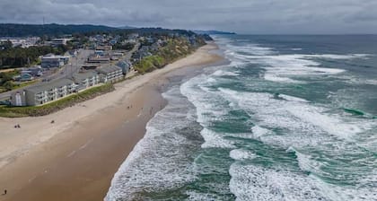 Beachfront Suite - Ocean Views - Heated Pool & Hot Tub!