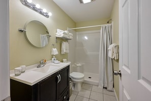 Shower, hair dryer, towels, shampoo - Oceanfront Suite - Beach Access - Heated Pool and Hot Tub! (Lincoln City)