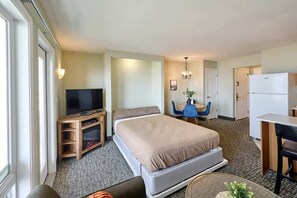 1 slaapkamer, een strijkplank/strijkijzer, wifi, beddengoed