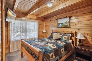 2 bedrooms, desk, free WiFi, bed sheets