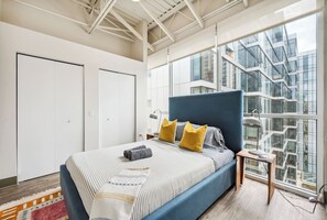 3 bedrooms, iron/ironing board, travel crib, free WiFi