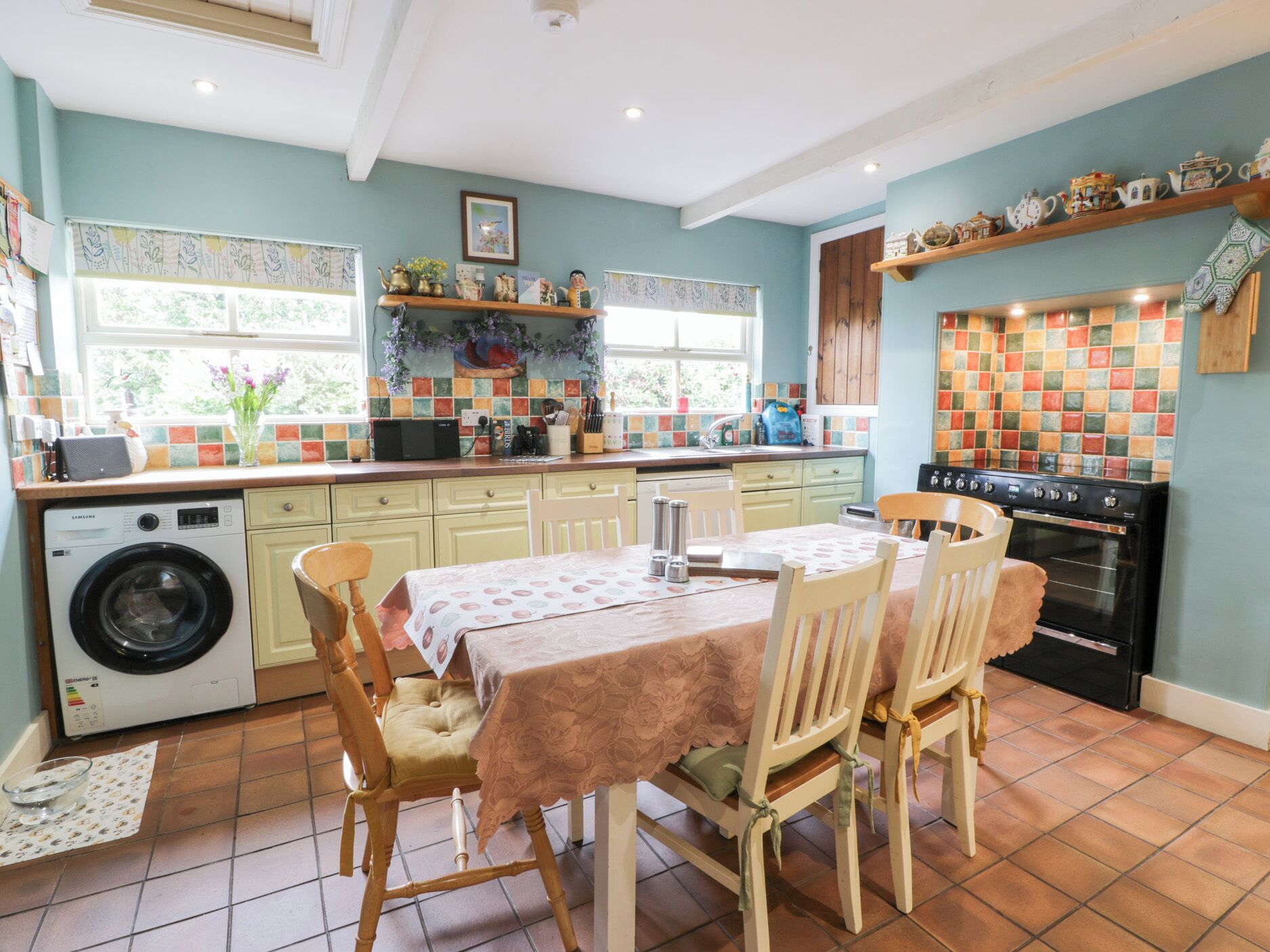 Småhus | Eget kjøkken | Kjøleskap, oppvaskmaskin, vannkoker og brødrister