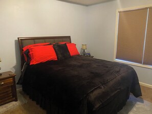 2 bedrooms, iron/ironing board, WiFi, bed sheets