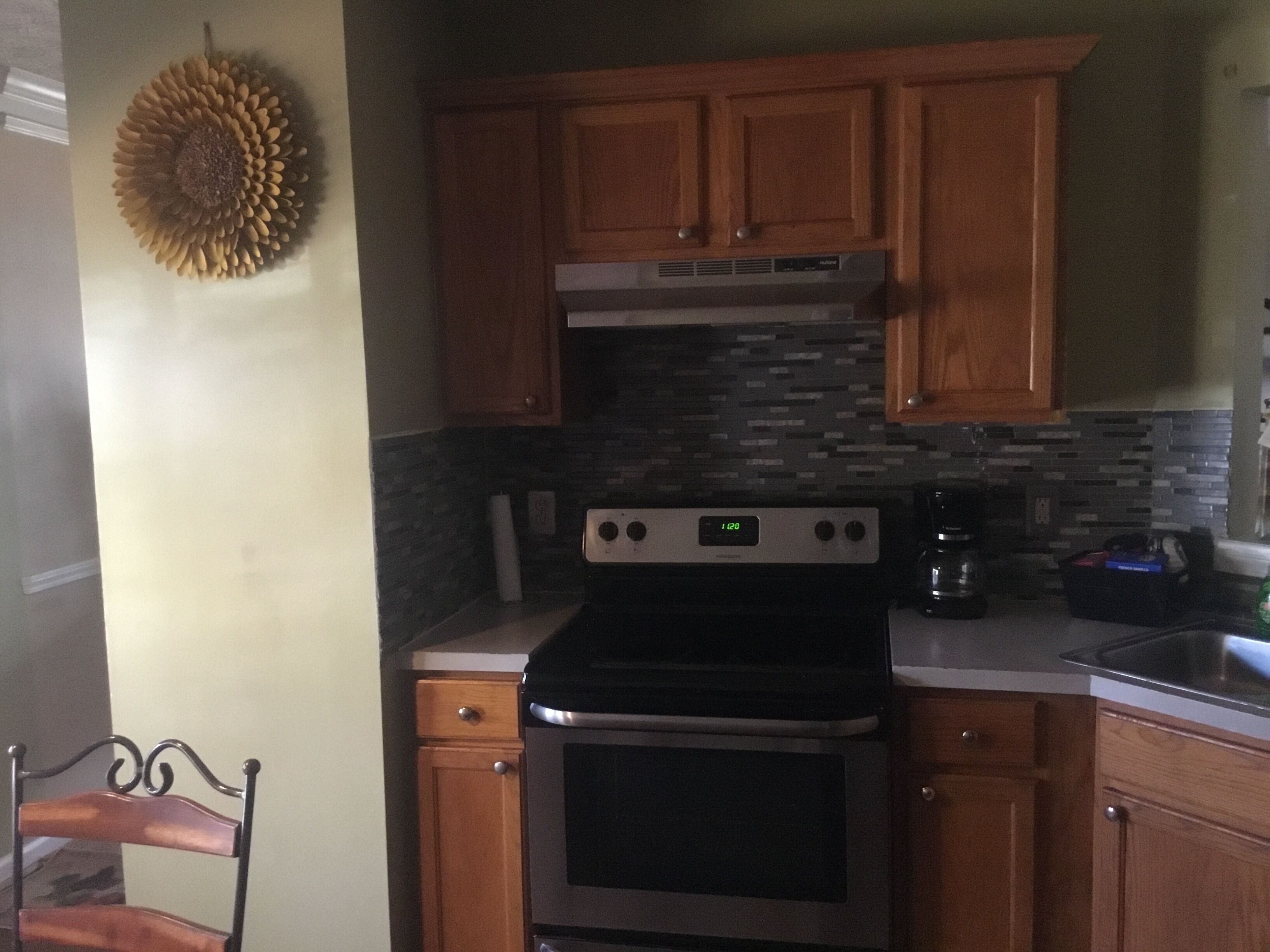 Kylskåp, mikrovågsugn, ugn och spishäll