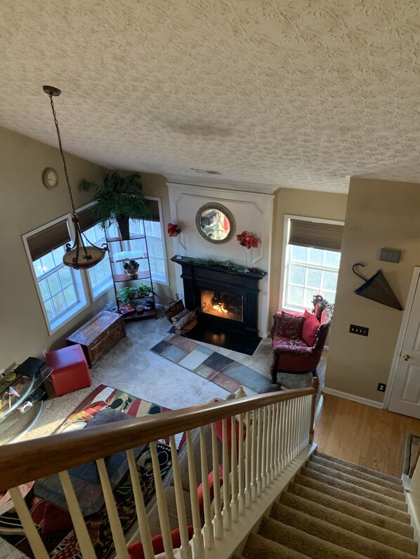 Téléviseur connecté, foyer, jeux vidéo, livres