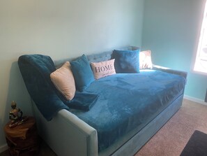 Interior - Enchanting Cottage Home nearby Airport (Conley)