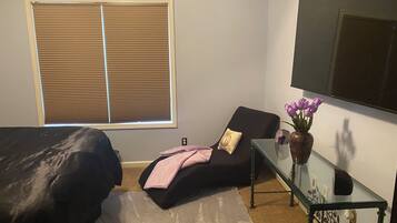 2 chambres, fer et planche à repasser, Wi-Fi, draps fournis