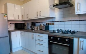 Standard Apartment - Eric Wilkins apartments Hotel (Kampala)