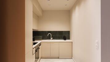 Réfrigérateur, four, lave-vaisselle, cafetiÚre/bouilloire