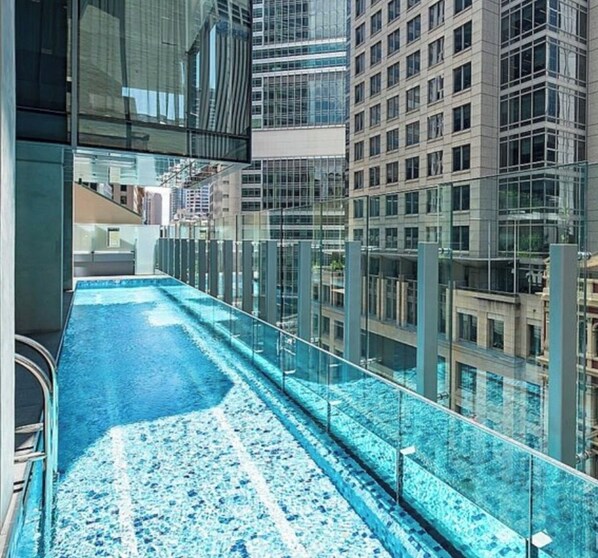 Piscine couverte, piscine extérieure