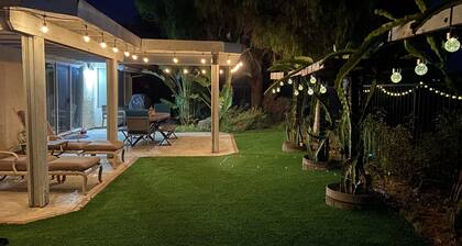 Spacious Family Retreat near Botanica, Legoland, Frontwave Arena, & Beach!