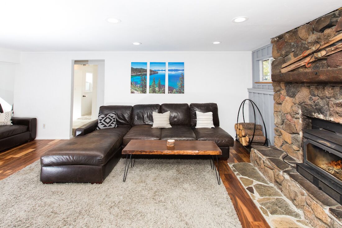 Smart TV, fireplace, video-game console, DVD player