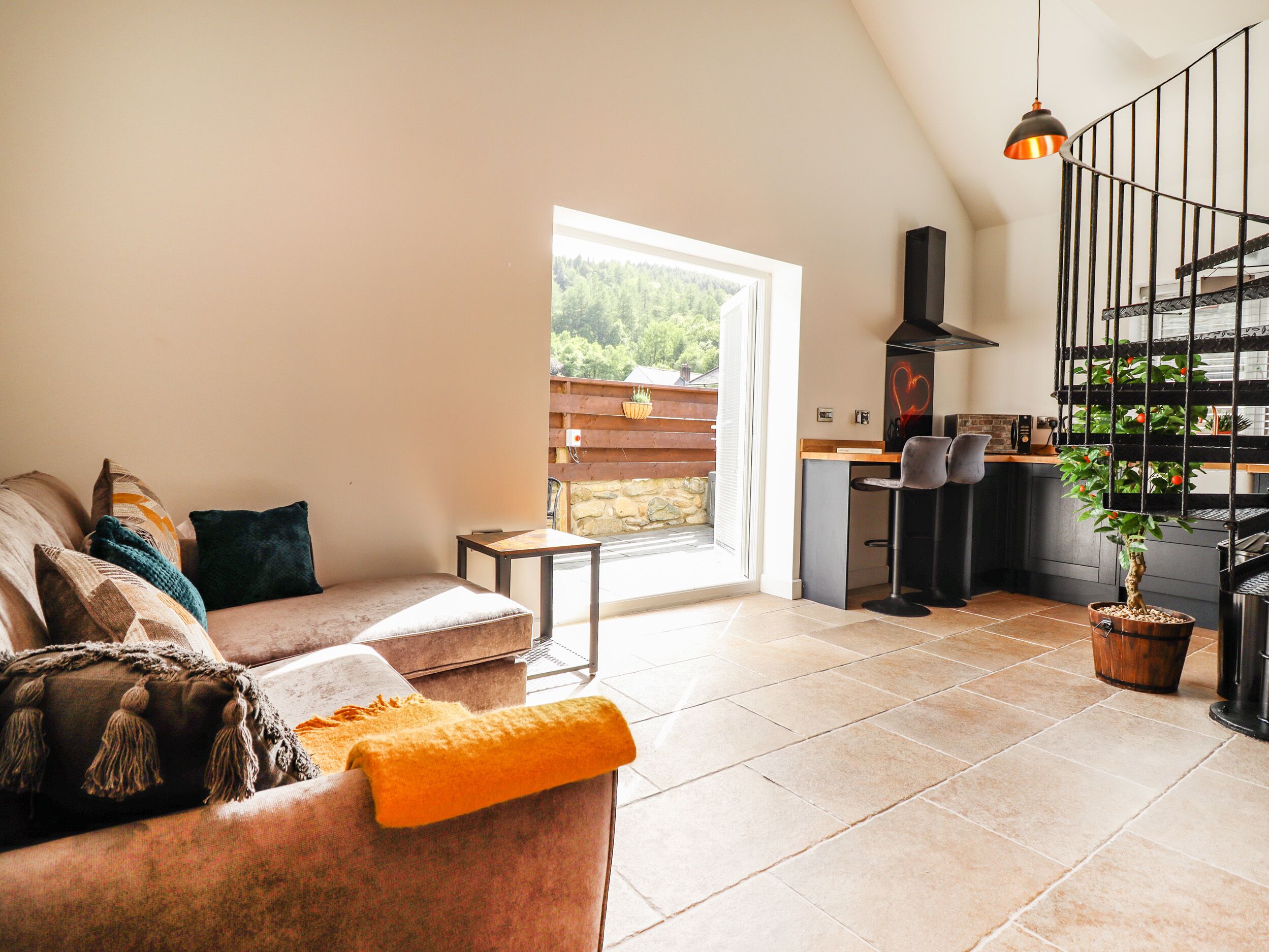 Glyndwr, Romantic, With Hot Tub In Betws-y-coed - Betws-y-Coed