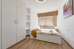 2 chambres, fer et planche à repasser, Wi-Fi gratuit, draps fournis