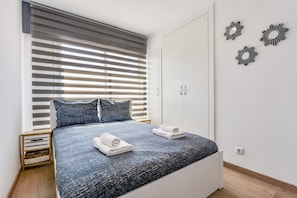 2 chambres, fer et planche à repasser, Wi-Fi gratuit, draps fournis